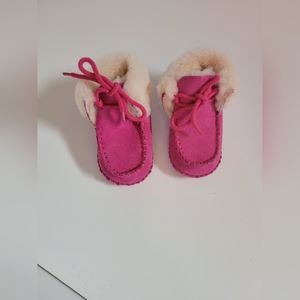 UGG infant sparrow size 2/3